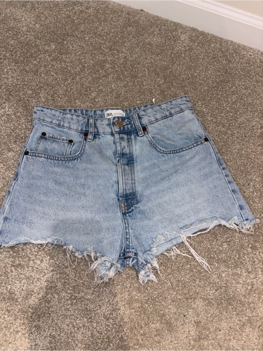 Zara Light Wash Frayed Hem Denim Shorts